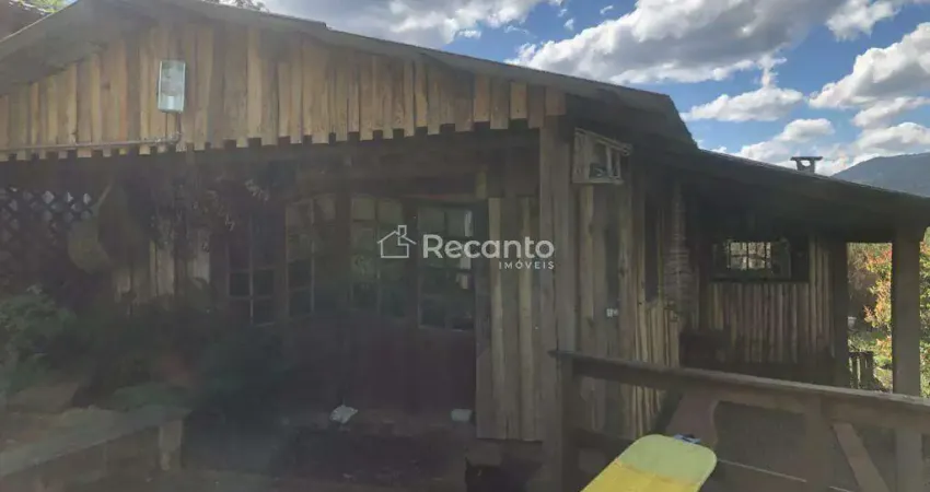 Sítio com 330m²de área total construída, 30000 m² - são joão - canela/rs