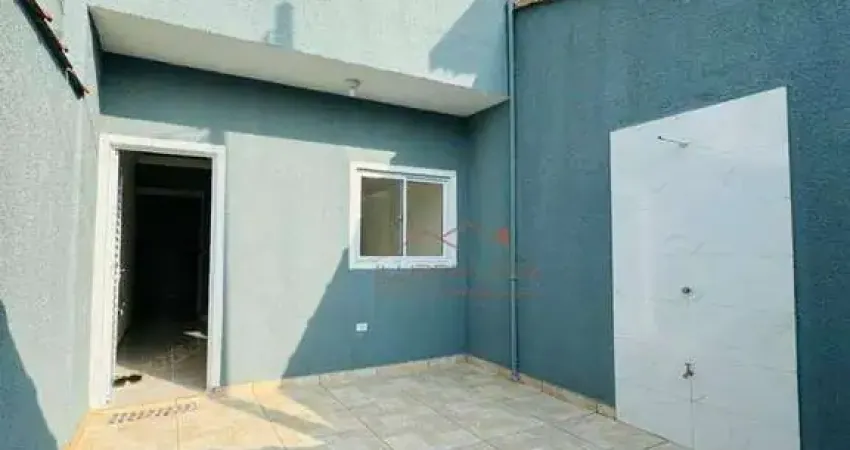 Sobrado com 2 dormitórios à venda, 60 m² por R$ 275.000,00 - Vila Anhanguera - Mongaguá/SP