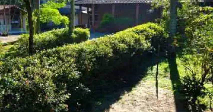 Lindo sítio com 03 casas 08 quartos ac permuta parcelamento direto / chácaras vila rica itaboraí