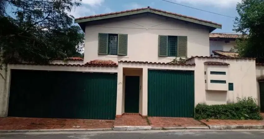 CASA EM RUA TRANQUILA
