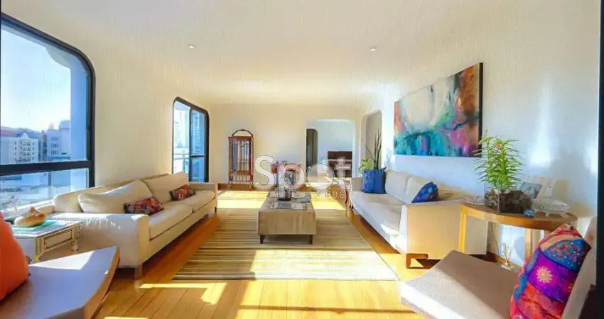 Duplex com planta personalizada localizado em uma das melhores ruas do bairro!