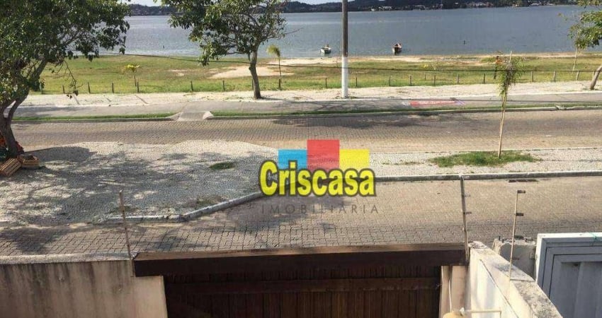 Cris casa imobiliária oferece para venda essa excelente casa duplex em condomínio fechado  com vista lagoa . Composta de um quarto , sala , cozinha ,