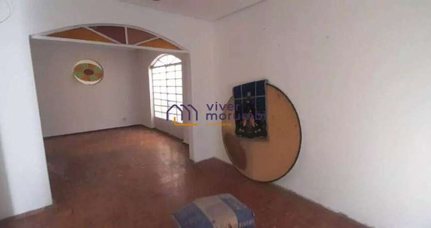 Casa antiga em bairro nobre !