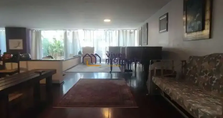 Casa com 4 Quartos sendo 4 Suítes e 5 banheiros à Venda