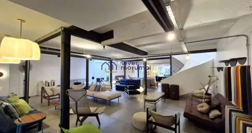 Casa comercial com 6 salas para alugar na Rua Gaivota, --, Moema, São Paulo