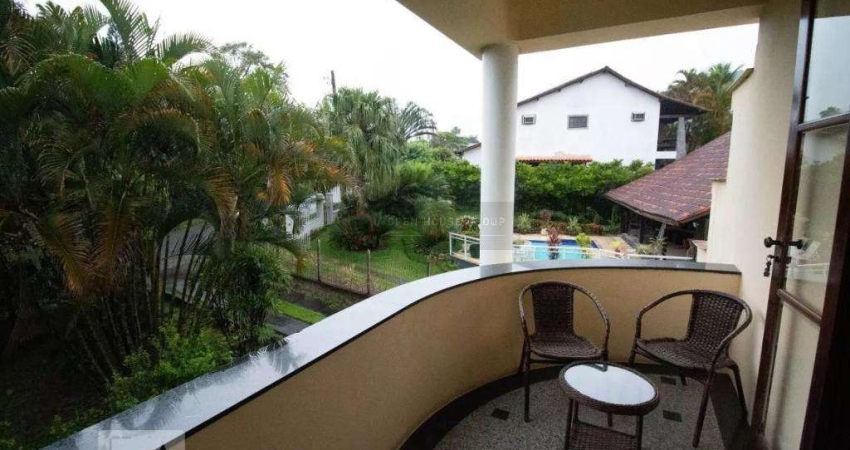 Vendo casa duplex 4 quartos, sendo 2 suítes, com quintal, no Badu