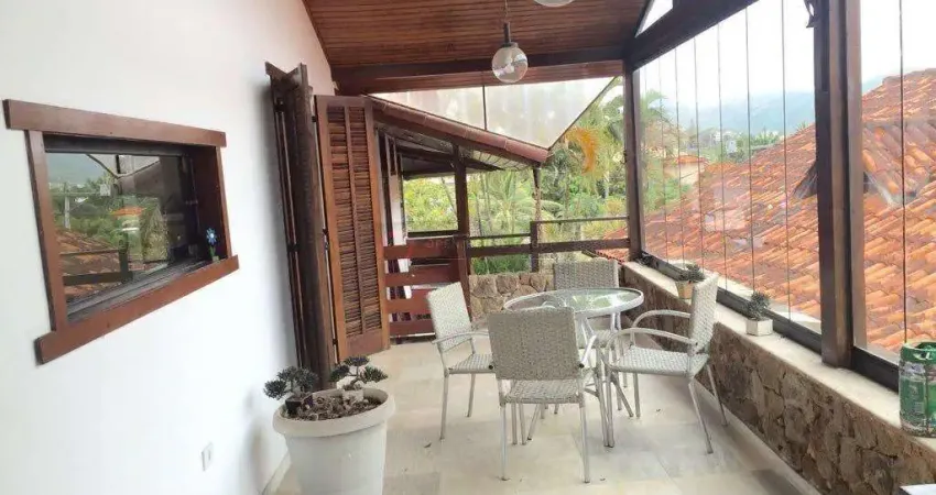 Casa à Venda em Piratininga