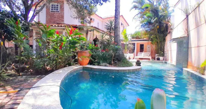 Casa com 3 quartos à venda na Avenida Senador Vasconcelos Torres, 00, Maravista, Niterói