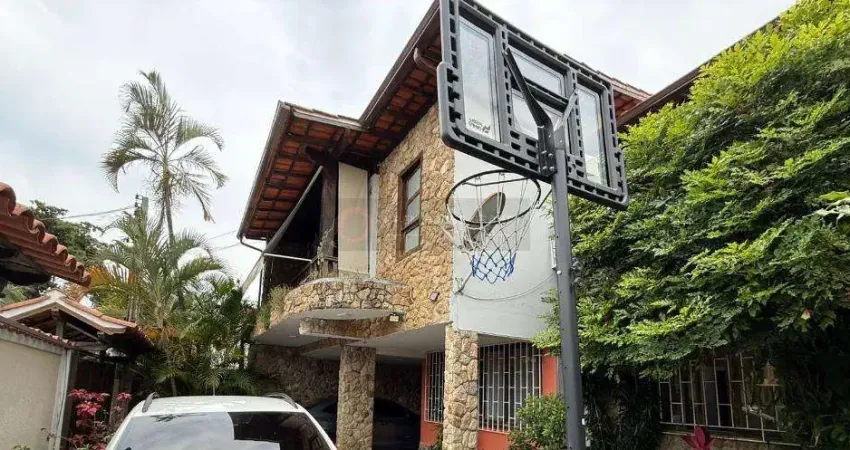 Open House Vende Casa Duplex 4 quartos, 3 vagas em Piratininga! Excelente localização.