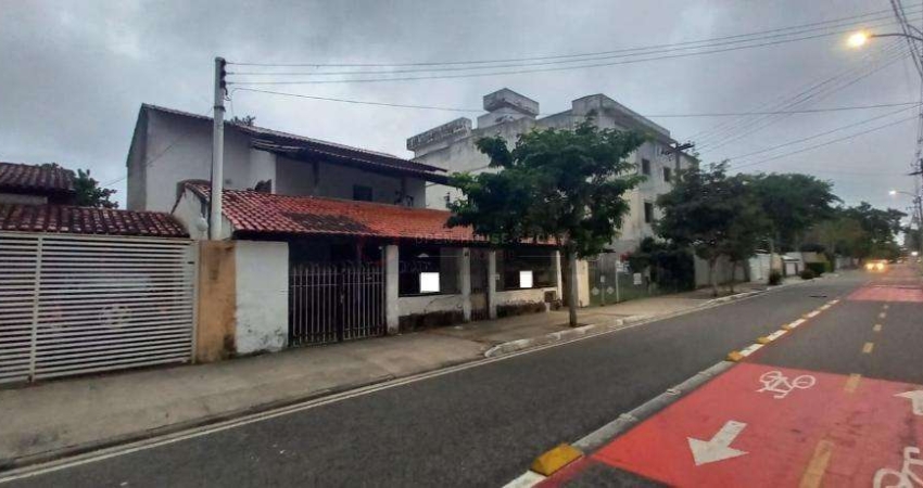 Casa Duplex com excelente preço atrás do Grand Marche em Piratininga. Precisando de reforma