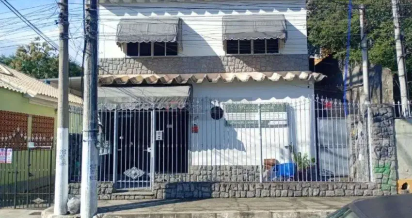 Open House Vende uma Casa Comercial / Residencial no Centro de São Gonçalo