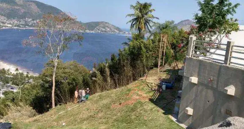 Terreno à venda na Rua Doutor Henrique Portugal, São Francisco, Niterói