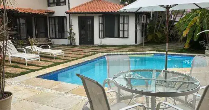 A open vende  exclusivo - linda casa no uba 3 - um luxo de condomínio, em piratininga, casa linear