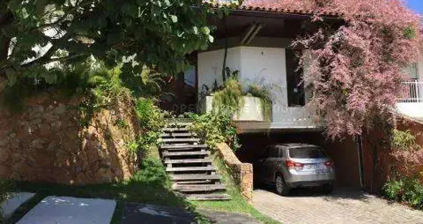 OPEN HOUSE vende linda casa em São Francisco, com 6 quartos, 800m