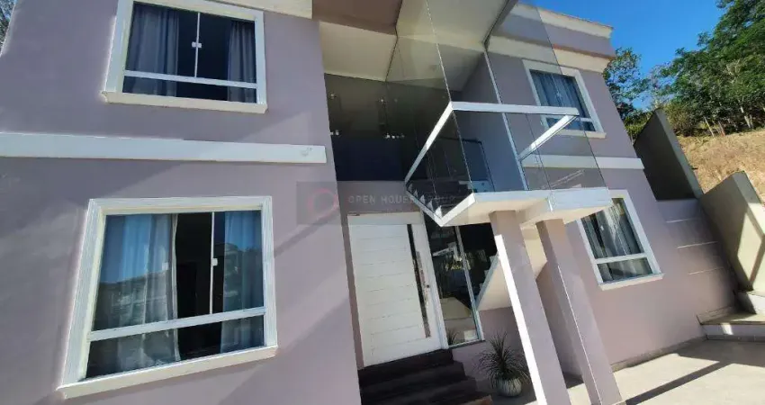 Open House Imóveis vende- Casa com 3 quartos no Condomínio Country II.