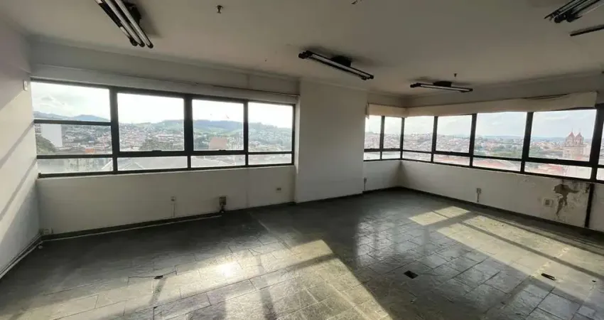 Sala Comercial para Venda em Bragança Paulista, Centro, 2 banheiros, 1 vaga