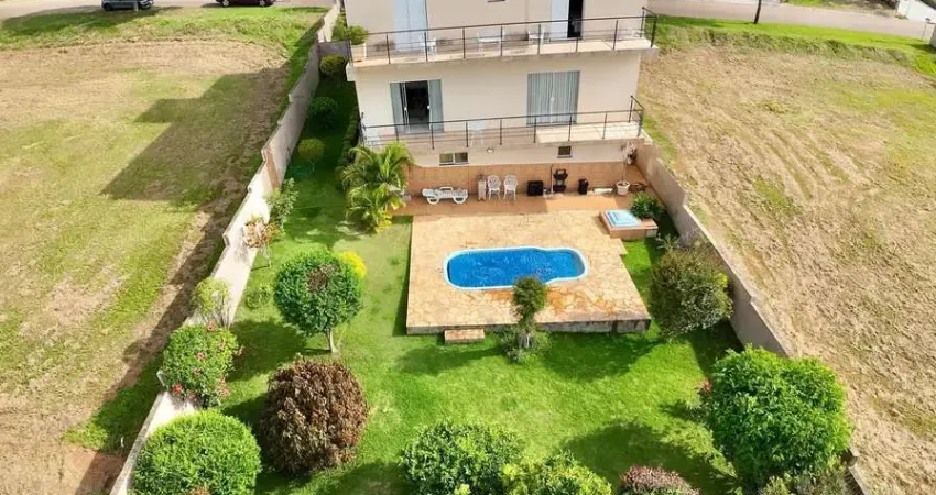 Casa para Venda em Bragança Paulista, Condomínio Terras De Santa Cruz, 4 dormitórios, 1 suíte, 3 banheiros, 4 vagas