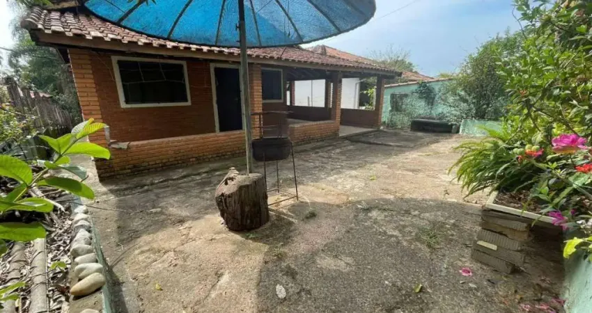 Rancho com 2 dormitórios à venda, 320 m² por R$ 220.000 - Rio Bonito - Botucatu/SP
