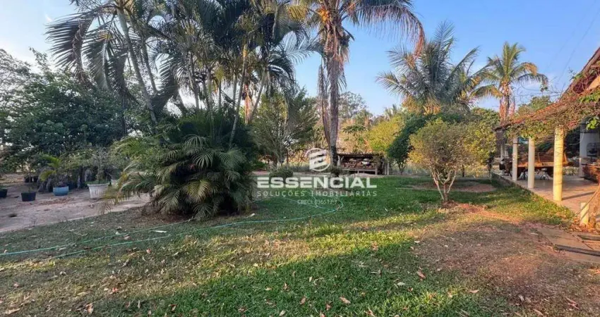 Rancho com 3 dormitórios à venda, 120 m² por R$ 400.000,00 - Bairro da Mina - Botucatu/SP