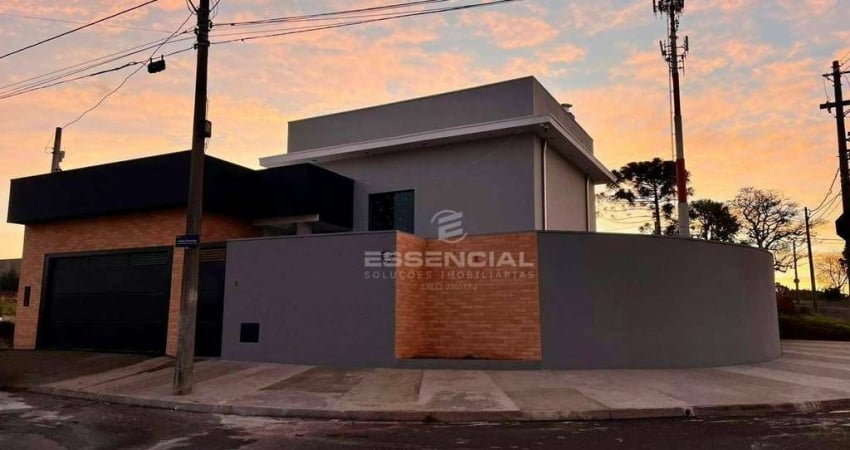 Casa com 3 dormitórios à venda, 158 m² por R$ 760.000,00 - Central Parque - Botucatu/SP