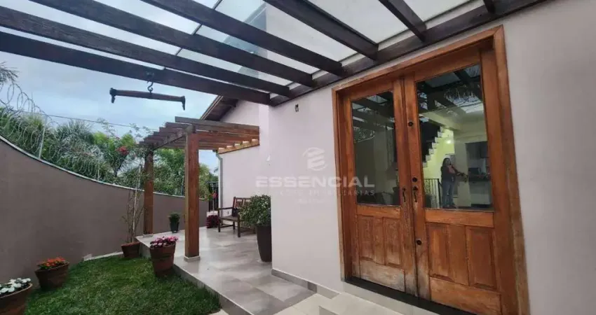 Casa com 3 dormitórios à venda, 158 m² por R$ 680.000,00 - Vila Di Capri - Botucatu/SP