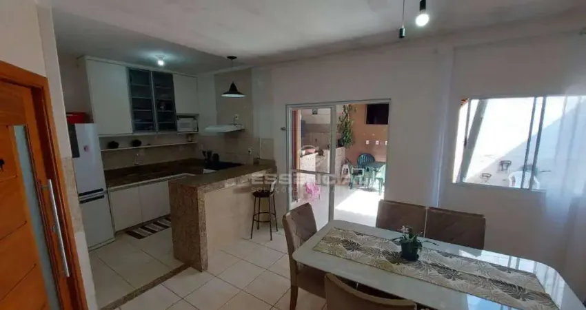 Casa com 2 dormitórios à venda, 130 m² por R$ 350.000,00 - Jardim Paraíso II - Botucatu/SP