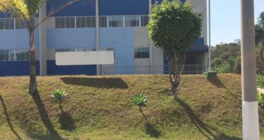 Galpão para Locação em Santana de Parnaíba, Recanto Sombra do Ipê, Santana de Parnaíba - SP, 2 banheiros, 5 vagas