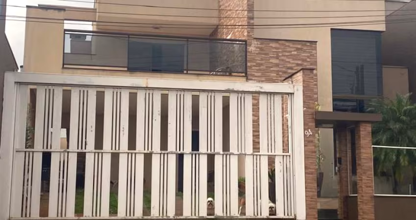 Sobrado Condomínio Alto Padrão - Semi-mobiliado - 288m²