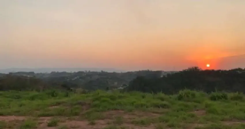 Terreno à venda em condomínio fechado no Bairro Caxambu em Jundiaí - SP