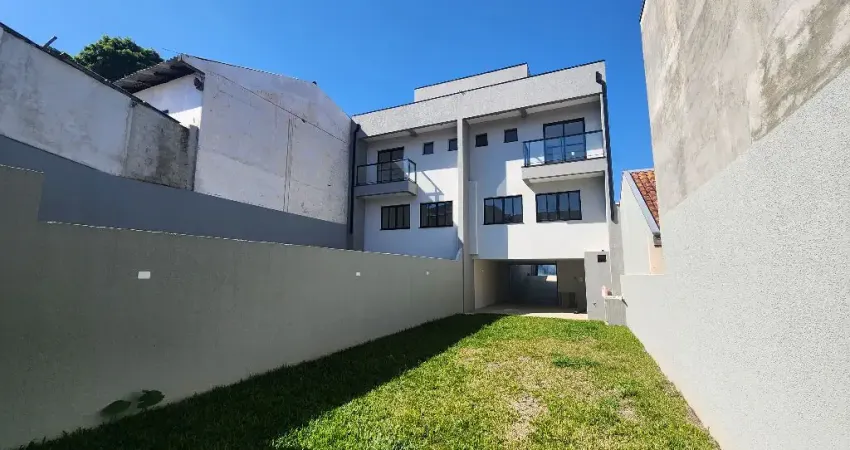 SOBRADO COM TERRENO DE 210M²