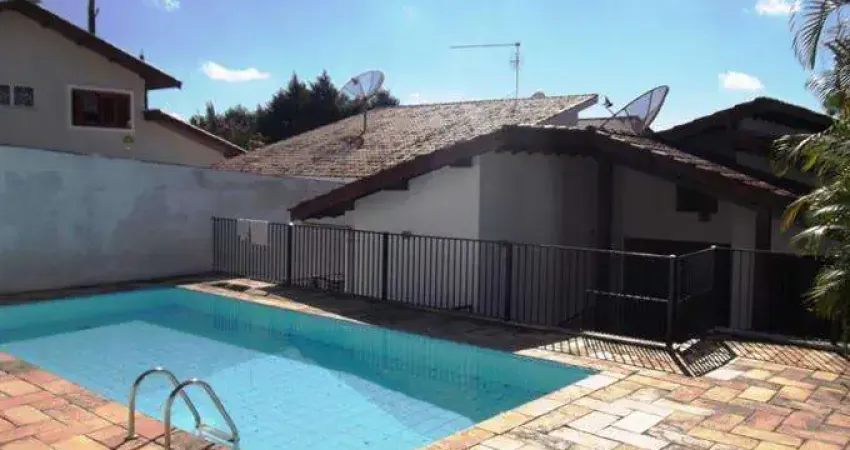 Casa para Venda em Atibaia, Vila Santista, 4 dormitórios, 1 suíte, 2 banheiros, 5 vagas