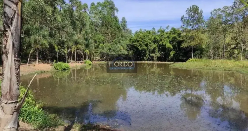 Sítio para Venda em Atibaia, Rio Acima, 2 dormitórios, 2 banheiros, 4 vagas