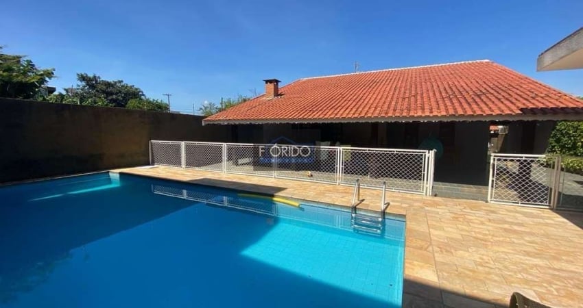 Casa em Condomínio para Locação em Atibaia, Condomínio Jardim Shangri-Lá, 4 dormitórios, 1 suíte, 3 banheiros, 4 vagas