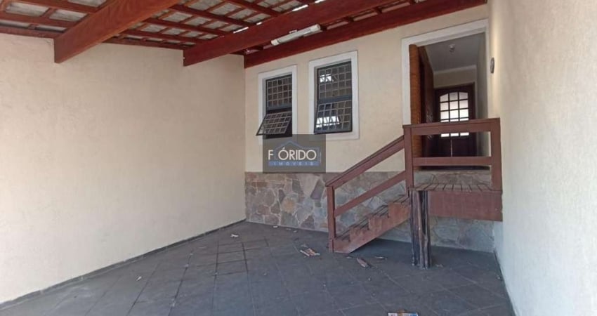 Casa para Locação em Atibaia, Alvinópolis, 2 dormitórios, 1 banheiro, 2 vagas