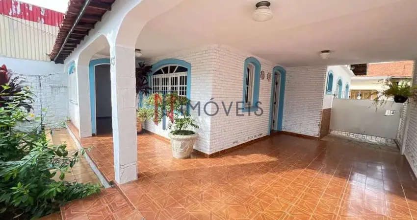 Casa com 3 dormitórios para alugar, 216 m² por R$ 3.264,00/mês - Alvinópolis - Atibaia/SP