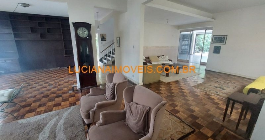 SOBRADO DE 211 M² NO ALTO DE PINHEIROS COM 4 DORMITORIOS