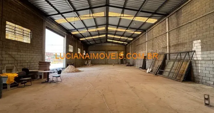 Galpão com area construida de 380 m² com área de 2.200 m² na v. jaguara