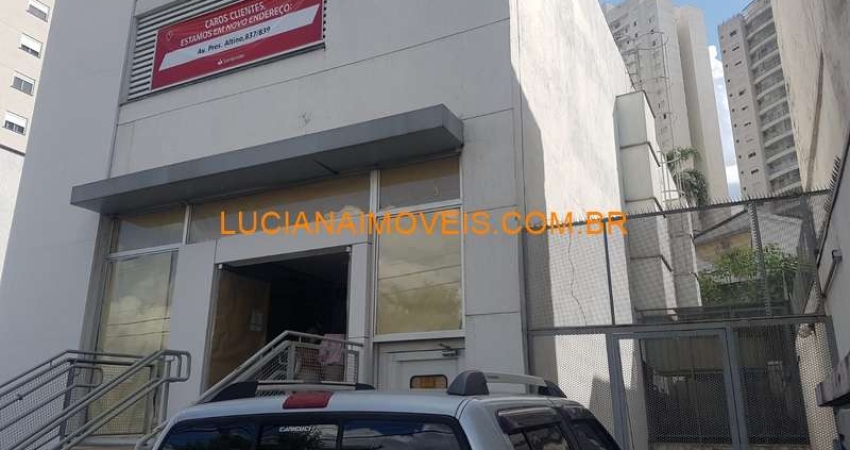 Ponto comercial/Loja/Box para aluguel tem 583 metros quadrados com 8 quartos