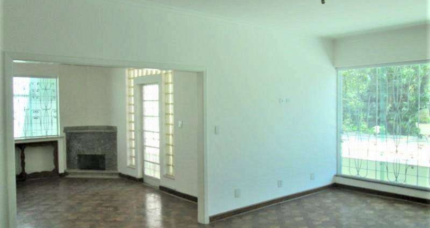 Casa para venda possui 400 metros quadrados com 3 quartos em Lapa - São Paulo - SP