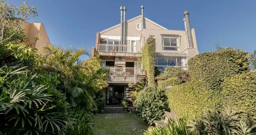 Casa com 3 quartos à venda na Avenida General Barreto Viana, 618, Chácara das Pedras, Porto Alegre