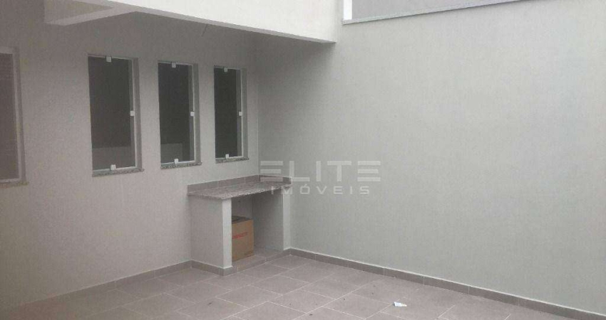Sobrado a venda bairro Campestre com 03 dormitórios, 02 vagas de garagem e uma localização privilegiada.