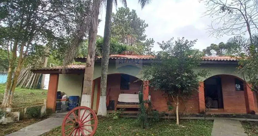 Chácara - área à venda com 04 dormitórios sendo 01 suíte em Suzano/SP.