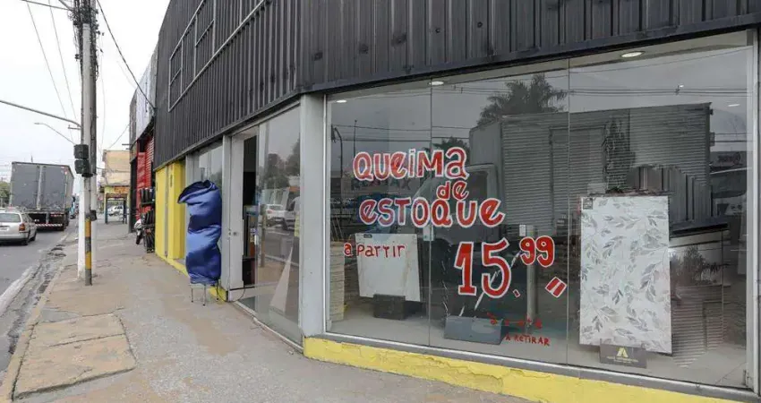 Ponto comercial para alugar na Rua Salvador Rugiero, 1, Vila Maluf, Suzano