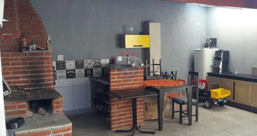 Casa para alugar - 2 dormitórios sendo 1 suíte, Área Gourmet e Garagem Coberta