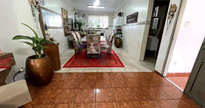 Sobrado com 3 dormitórios e quintal espaçoso com churrasqueira para a venda na vila industrial em mogi das cruzes/ sp