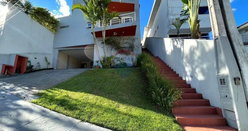 Casa à venda no Condomínio Real Park, na Vila Oliveira em Mogi das Cruzes sendo 211,89 m²