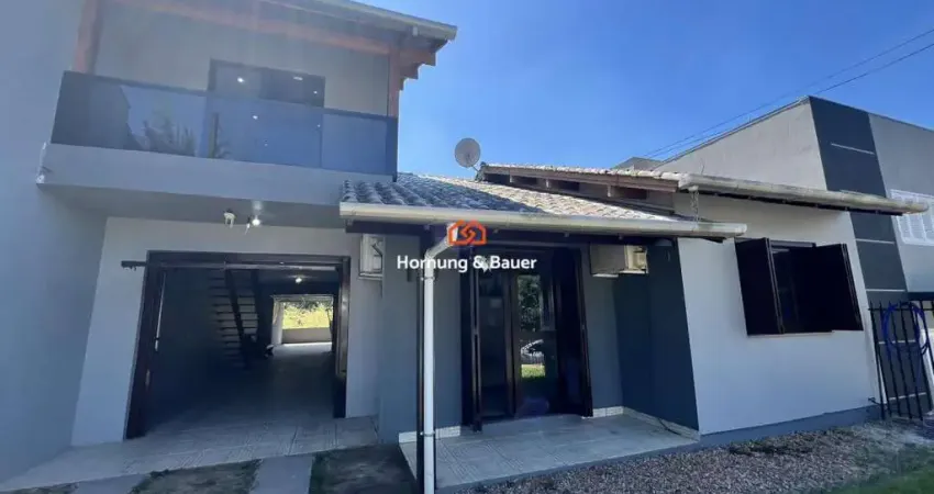 Casa à venda no bairro lago azul | 3 dormitórios | churrasqueira | 2 vagas cobertas | amplo pátio | fogão campeiro