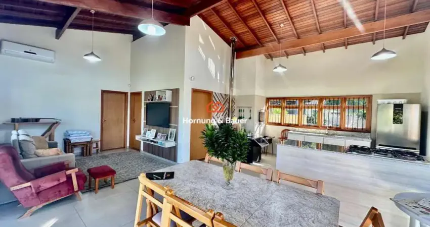Casa com quiosque e amplo espaço de pátio à venda em Novo Hamburgo no bairro São jorge!
