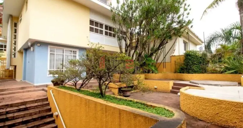 Vila Madalena com 328m²  4 Dorm sendo 2 suítes 5 banheiros