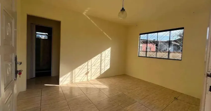 Casa com 2 dormitórios para alugar no centro de Navegantes